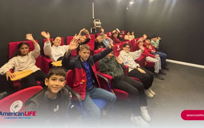 Aydın Efeler ilkokul öğrencileri İngilizce dersi aktivitesi